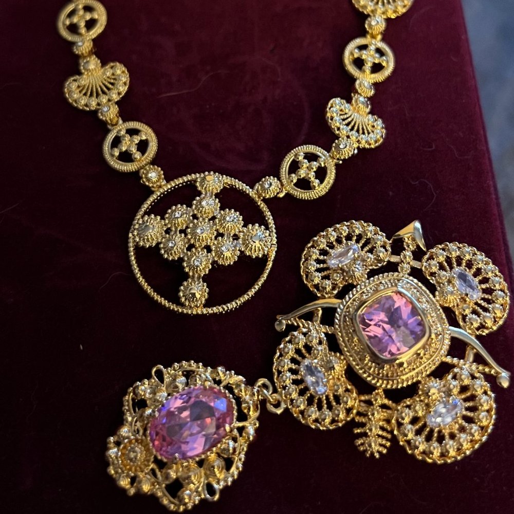 Camrose & Kross, J.B.K. (Jacqueline Bouvier Kennedy) Gold Plated necklace